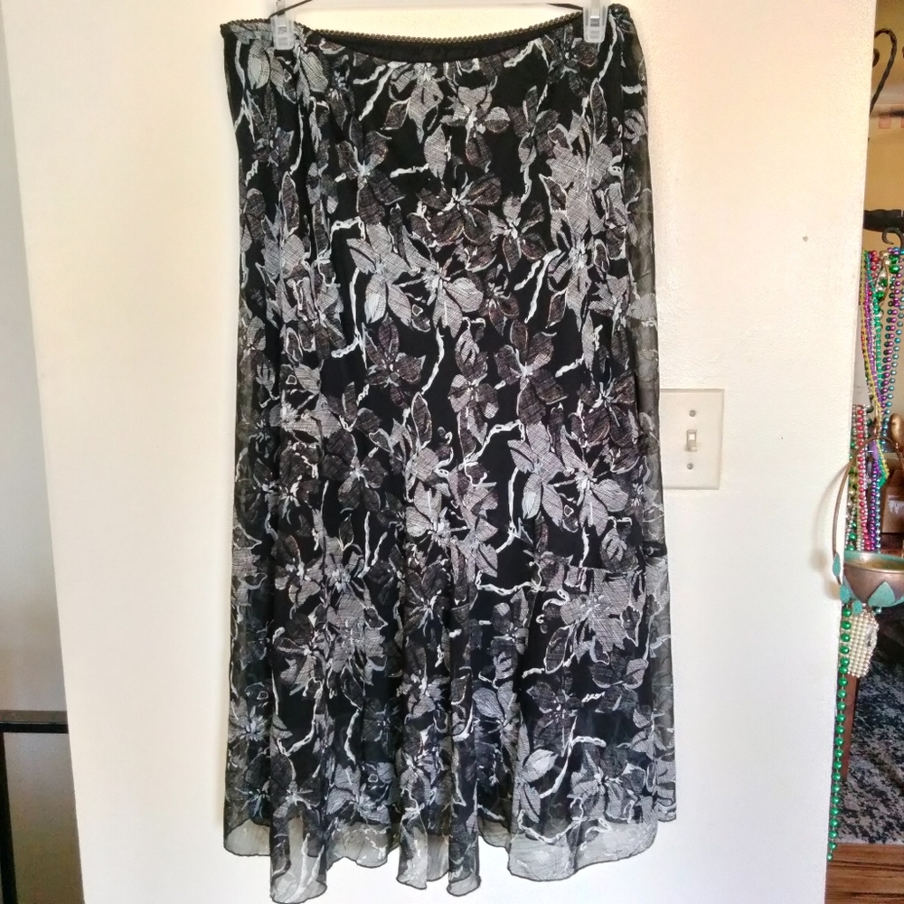 Metro Wear Maxi Silver Black & Gold Colored Threading Skirt Sz. 2X Boho